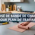 pose de bande de chant pour plan de travail main appliquant bande sur plan aggloméré